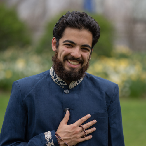 Taha Vahanvaty headshot